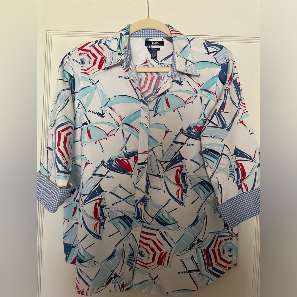 Chaps women’s shirt, classic fit. Long sleeves. No Iron. Size L.